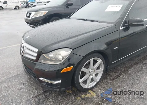 2012 Mercedes-Benz C 350 Sport из США, поврежденный, VIN WDDGF5HB4CR219789